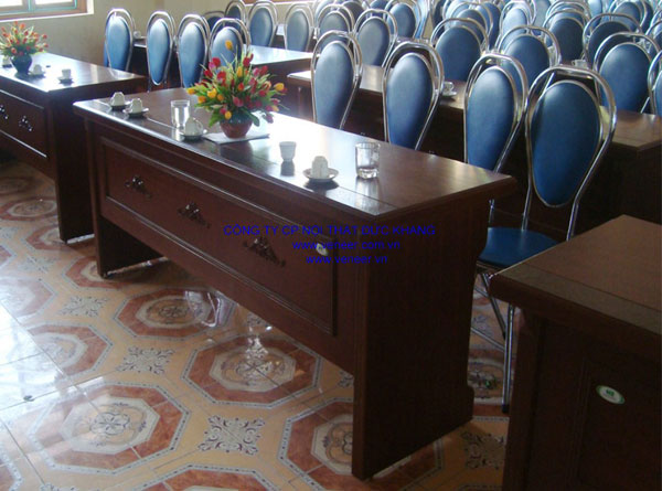 Bàn hội trường HT009