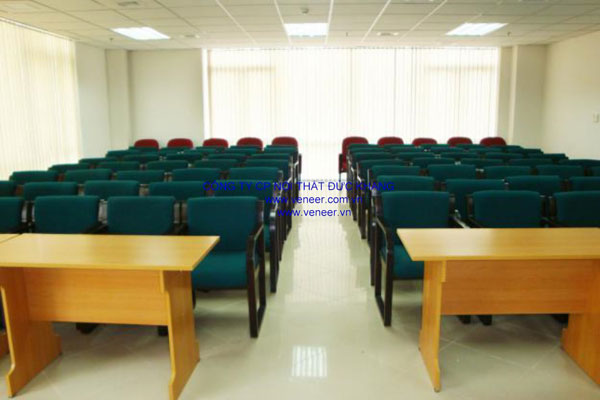 Bàn hội trường HT013