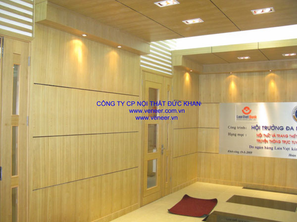 Vách ngăn ốp veneer