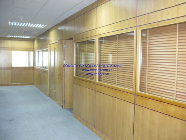 Vách ngăn ốp veneer DKVO011