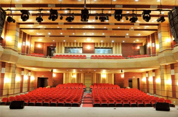 Vách tiêu âm trong hội trường