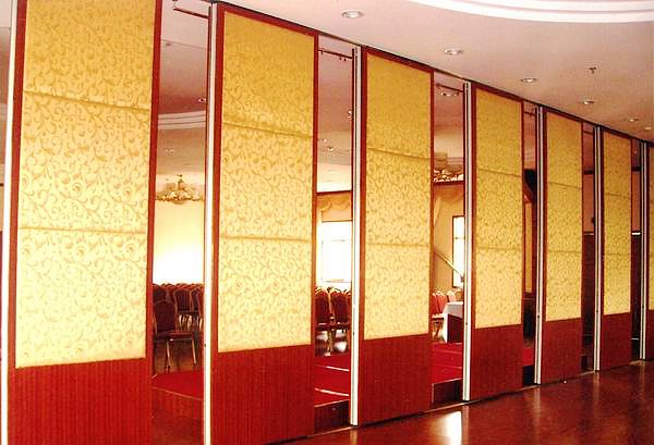 Vách ngăn hội trường và những ưu điểm nên lựa chọn