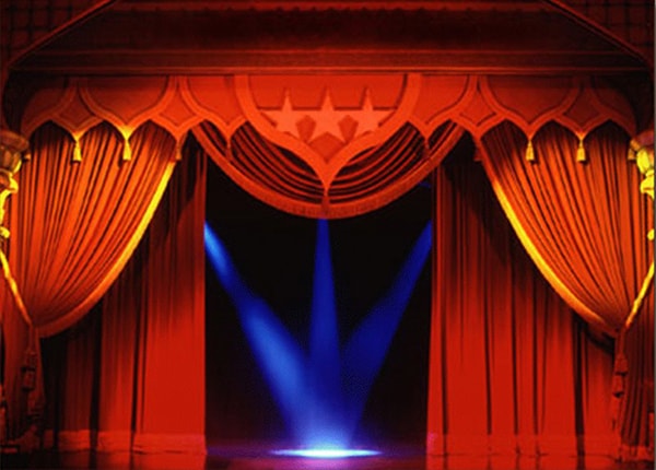 Thiết kế phông rèm cho hội trường