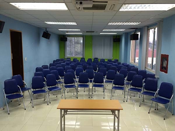 Hội trường nên tận dùng tối đa ánh sáng Hội trường nên tận dùng tối đa ánh sáng