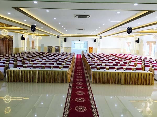 Hội trường nên chọn tông màu sáng, mát