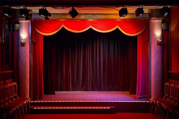 Hội trường cổ điển nên chọn tông màu ấm