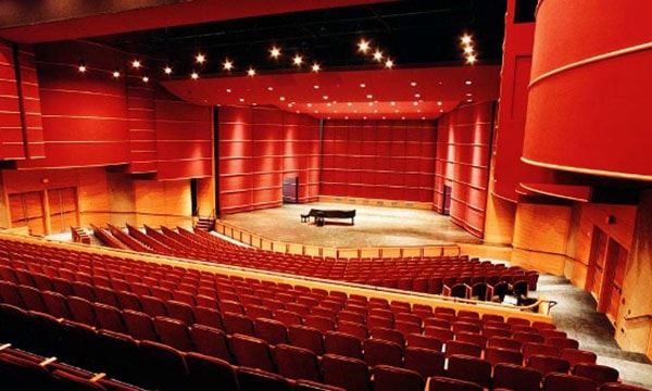 Hội trường cổ điển không mất đi sự khoa học và tiện nghi