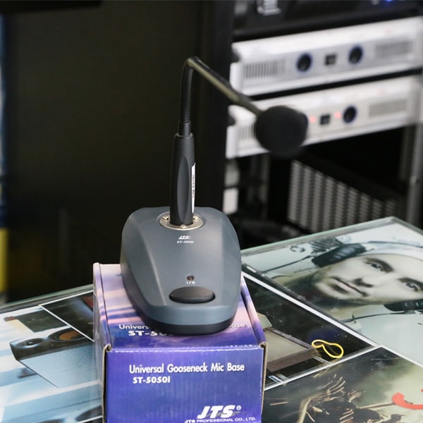 Micro cổ ngỗng JTS đa dạng chủng loại rất thích hợp cho hội trường Micro cổ ngỗng JTS đa dạng chủng loại rất thích hợp cho hội trường