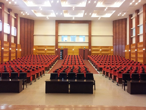 Cách chọn lựa ghế hội trường có kích thước phù hợp với dự án hội trường