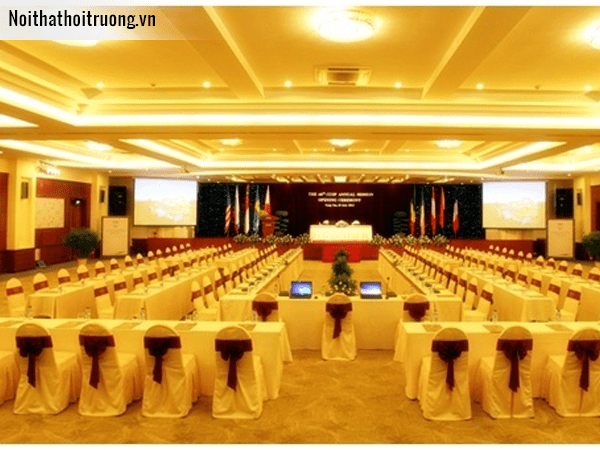 Lựa chọn nội thất, âm thanh, ánh sáng hội trường đa năng cần phù hợp với không gian, múc đích sử dụng của từng hội trường Lựa chọn nội thất, âm thanh, ánh sáng hội trường đa năng cần phù hợp với không gian, múc đích sử dụng của từng hội trường