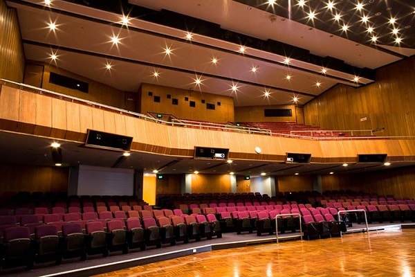 Những chú ý trong việc thiết kế hệ thống ánh sáng cho hội trường 300 chổ Những chú ý trong việc thiết kế hệ thống ánh sáng cho hội trường 300 chổ