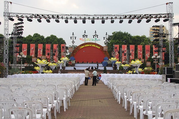 Tiêu chuẩn lựa chọn kiểu dáng, kích thước sân khấu ngoài trời Tiêu chuẩn lựa chọn kiểu dáng, kích thước sân khấu ngoài trời