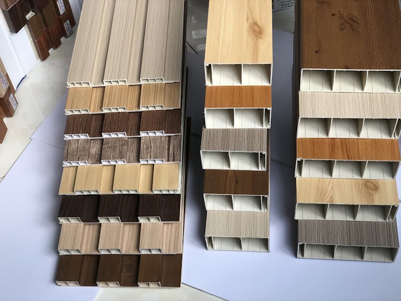 Báo giá Tấm Lam nhựa giả gỗ Ốp Tường 2023?