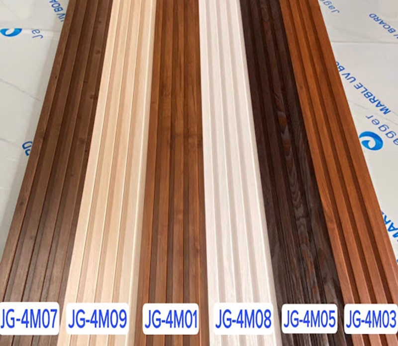 Báo giá Tấm Lam nhựa giả gỗ Ốp Tường 2023?